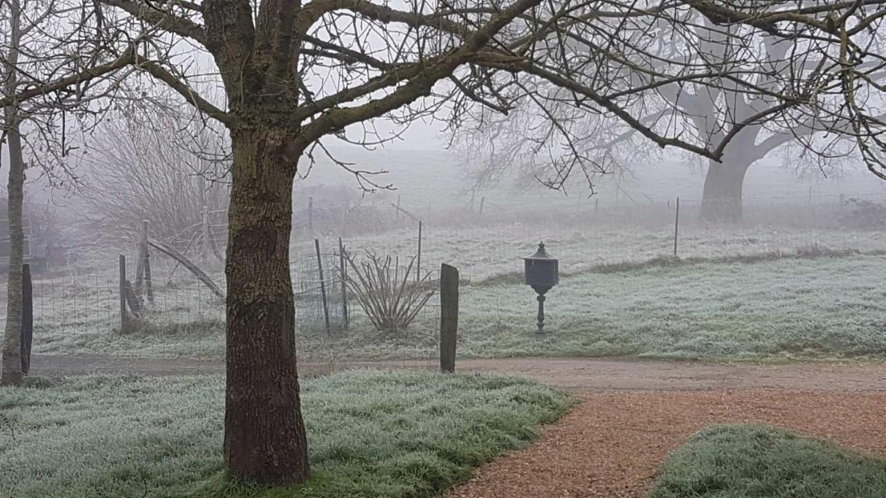 Sous Le Chene Villa Denée Exteriör bild